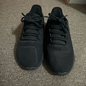 Adidas kids black tubular sneaker